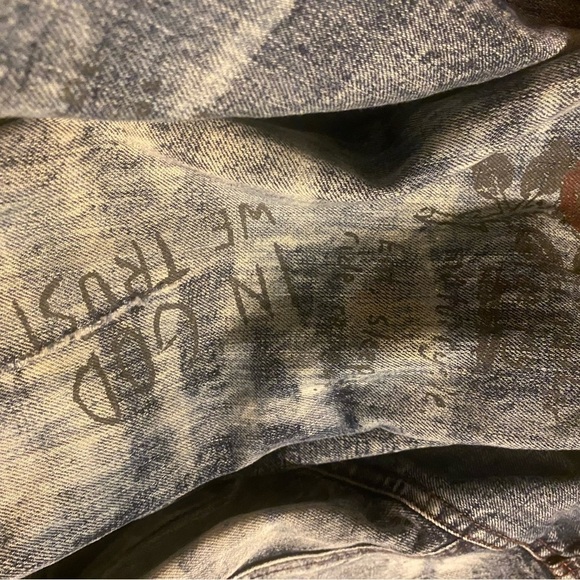 Jordan Craig Legacy Edition Graffiti & Distressed Denim Size Large - Picture 10 of 11